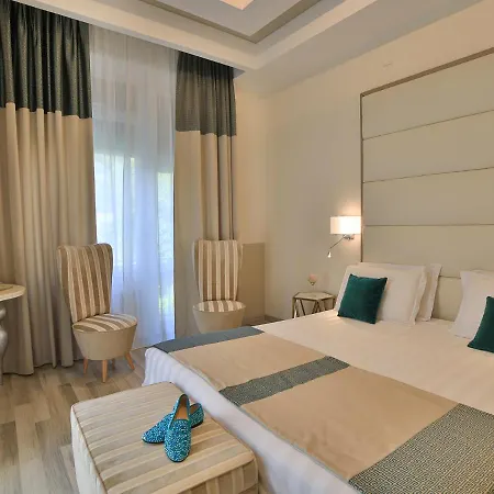 Tigullio Et De Milan