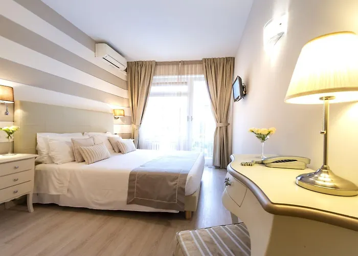 Tigullio Et De Milan Hotel